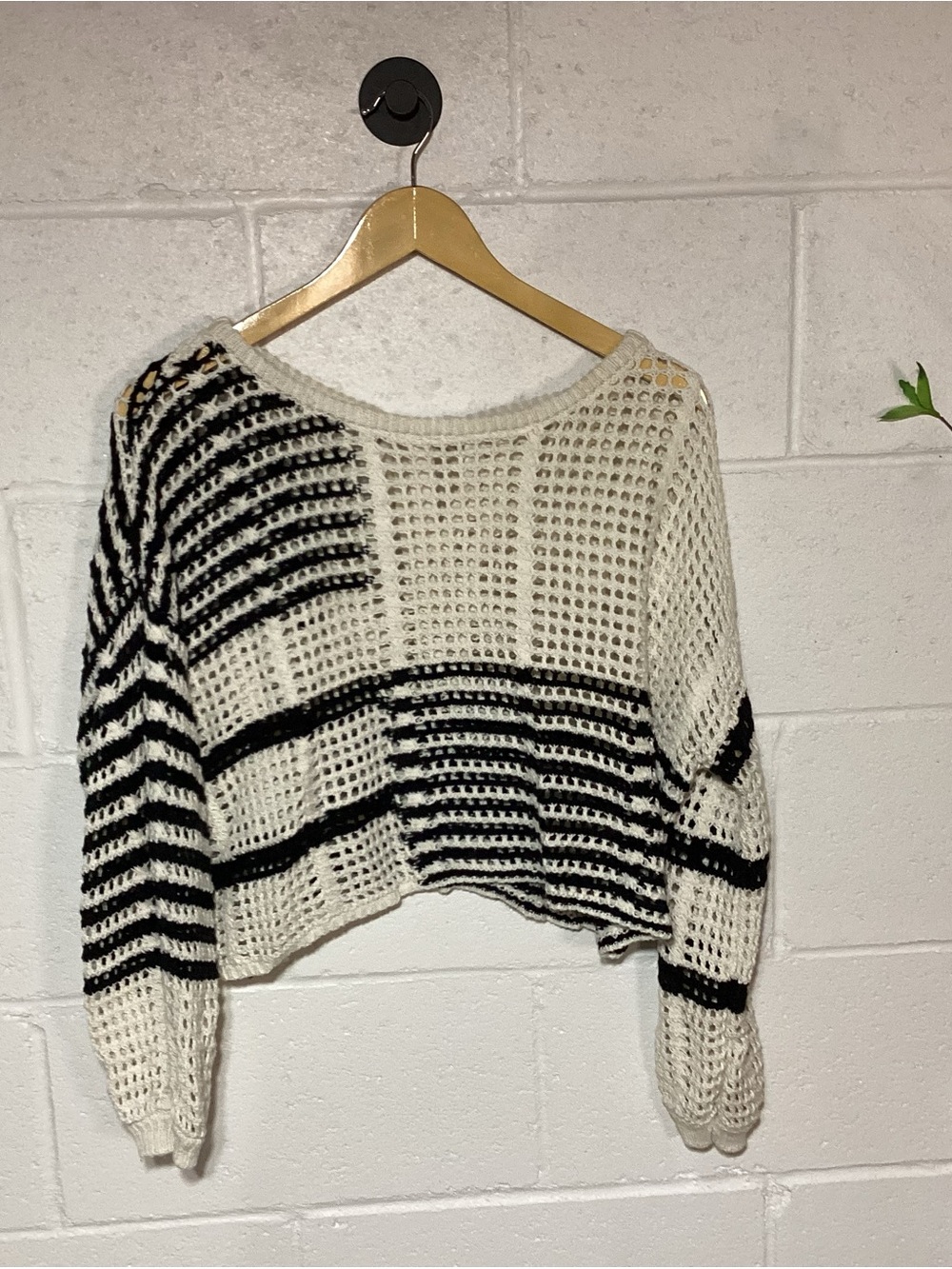 Blu Pepper Women’s Sweater from Buckle Open-Weave Cropped